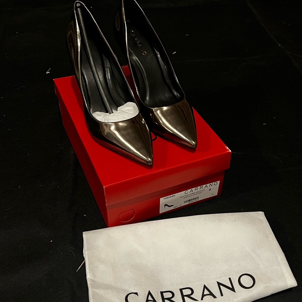 New Carrano Italian leather pump gunmetal chrome